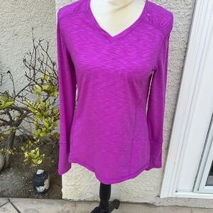 Title Nine Pink Fuschia Women's Long Sleeve V-Neck Active Top Size M